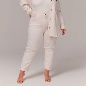 A&F - curve love ultra high rise ankle straight jean (white)